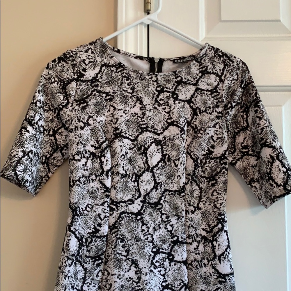 Express Black And White Python Print Ruffle Dress - image 4